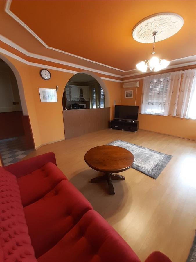 Dunafoldvar Gabor Pal 1 Apartman 1 Szoba المظهر الخارجي الصورة