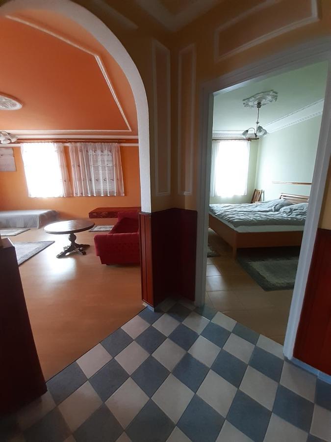 Dunafoldvar Gabor Pal 1 Apartman 1 Szoba المظهر الخارجي الصورة